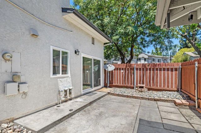 10628 Queen Jessica Ln, Santee, CA 92071