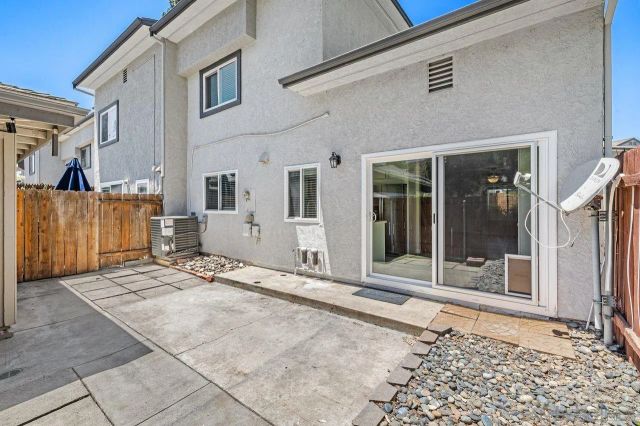 10628 Queen Jessica Ln, Santee, CA 92071