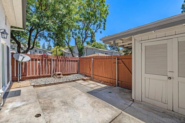 10628 Queen Jessica Ln, Santee, CA 92071