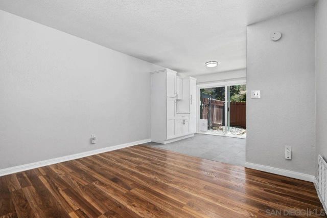 10628 Queen Jessica Ln, Santee, CA 92071