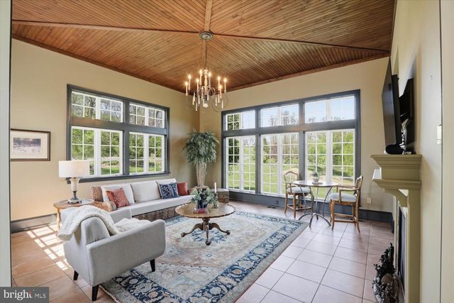 128 KINDT CORNER RD, Shoemakersville, PA 19555