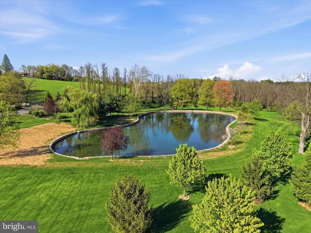128 KINDT CORNER RD, Shoemakersville, PA 19555