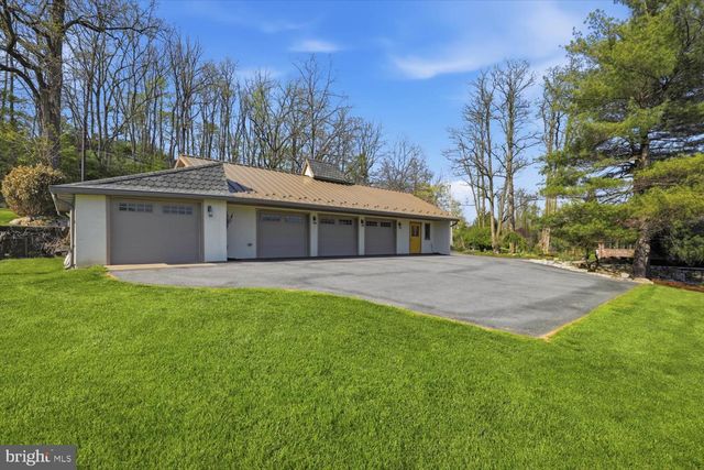 128 KINDT CORNER RD, Shoemakersville, PA 19555
