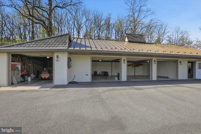 128 KINDT CORNER RD, Shoemakersville, PA 19555