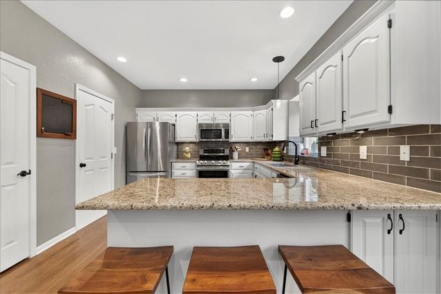 15173 W 154th Terrace, Olathe, KS 66062