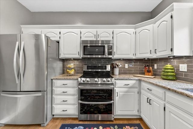 15173 W 154th Terrace, Olathe, KS 66062