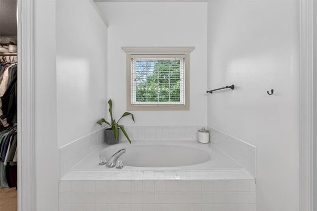 15173 W 154th Terrace, Olathe, KS 66062