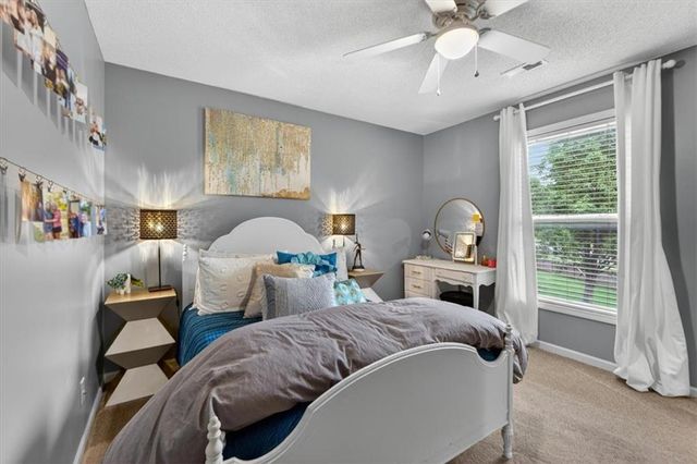 15173 W 154th Terrace, Olathe, KS 66062