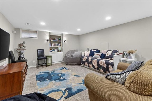 15173 W 154th Terrace, Olathe, KS 66062