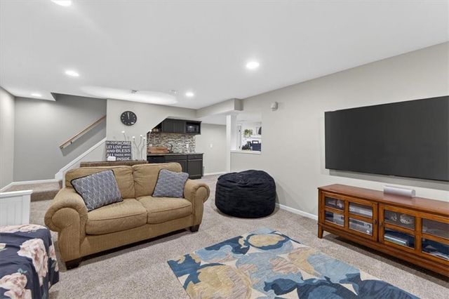 15173 W 154th Terrace, Olathe, KS 66062