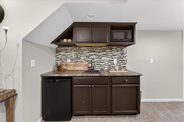 15173 W 154th Terrace, Olathe, KS 66062