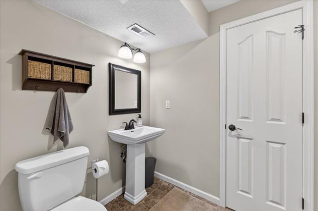 15173 W 154th Terrace, Olathe, KS 66062