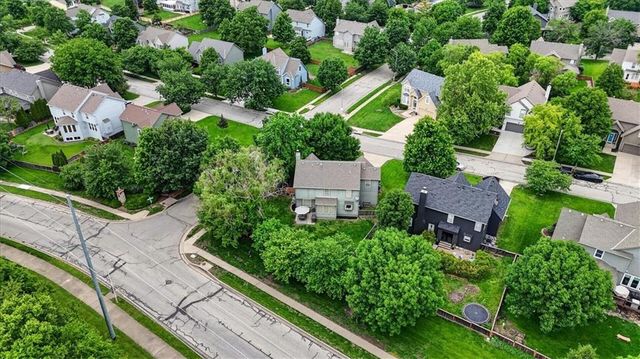 15173 W 154th Terrace, Olathe, KS 66062