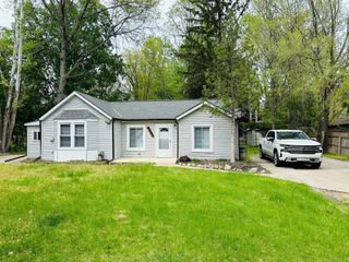 22800 Cottage Drive, Southfield, MI 48033