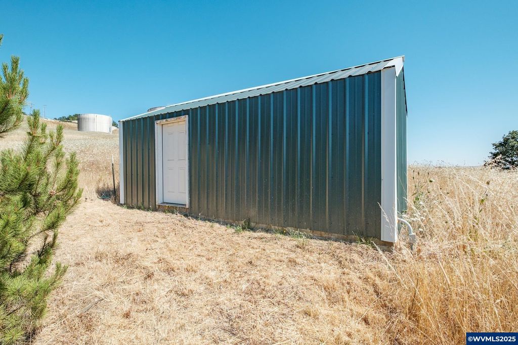 Image 18 of property listing at 21000 SW Canyon Rd, Sheridan, OR 97378