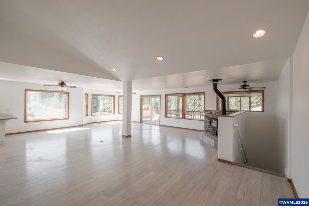 Image 25 of property listing at 21000 SW Canyon Rd, Sheridan, OR 97378