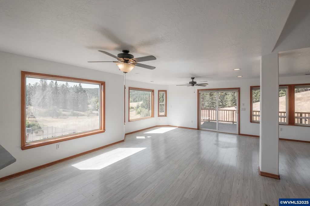 Image 29 of property listing at 21000 SW Canyon Rd, Sheridan, OR 97378