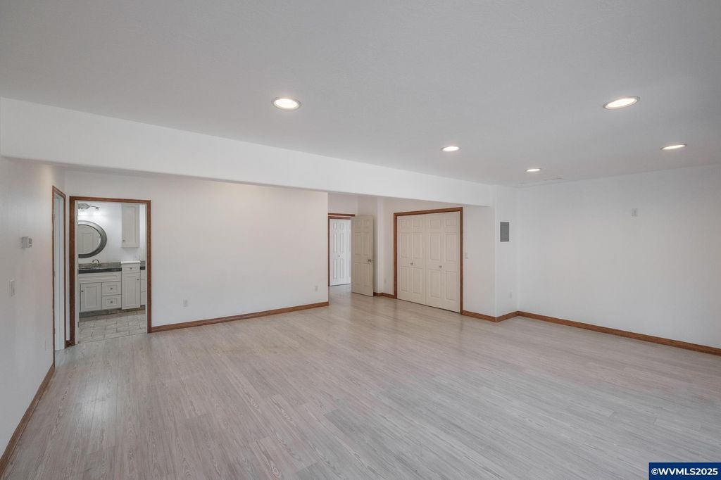 Image 34 of property listing at 21000 SW Canyon Rd, Sheridan, OR 97378