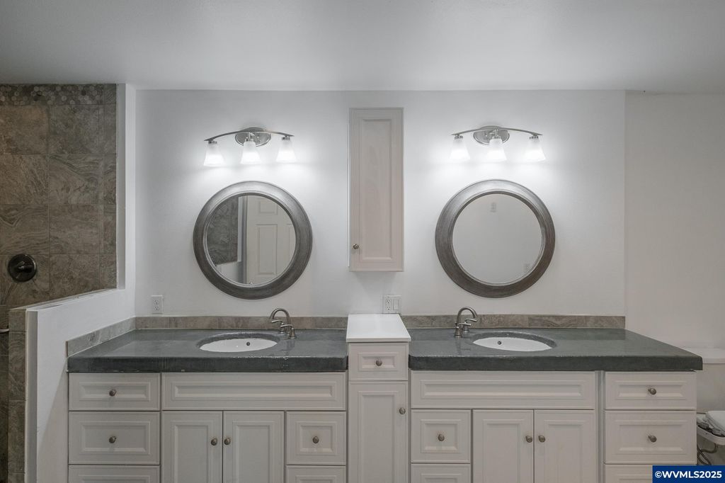 Image 35 of property listing at 21000 SW Canyon Rd, Sheridan, OR 97378