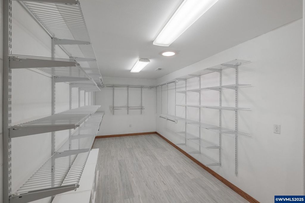 Image 38 of property listing at 21000 SW Canyon Rd, Sheridan, OR 97378