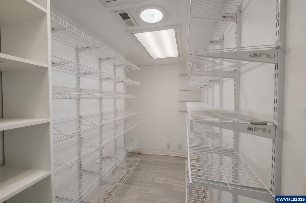 Image 39 of property listing at 21000 SW Canyon Rd, Sheridan, OR 97378