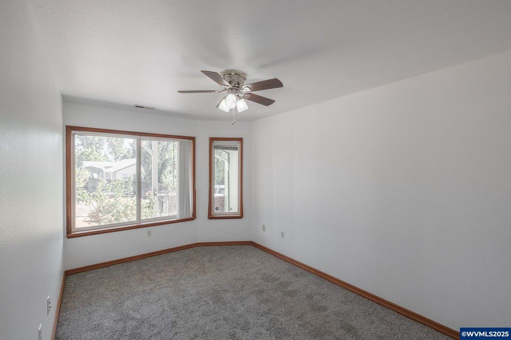 Image 40 of property listing at 21000 SW Canyon Rd, Sheridan, OR 97378