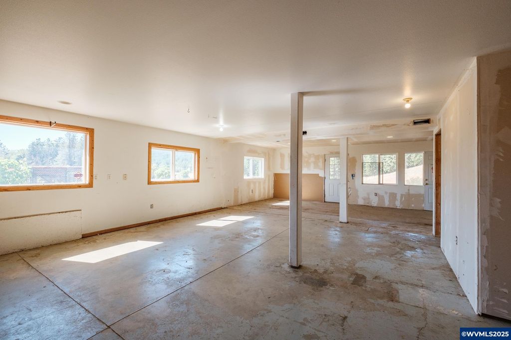 Image 45 of property listing at 21000 SW Canyon Rd, Sheridan, OR 97378