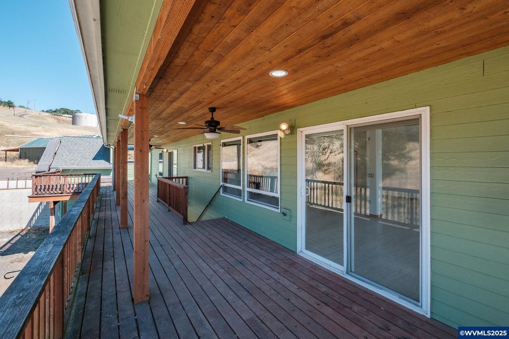 Image 9 of property listing at 21000 SW Canyon Rd, Sheridan, OR 97378