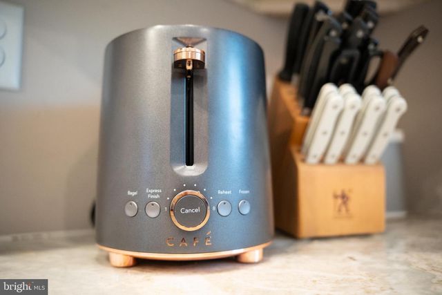 98 ALEXANDER DR, Barnegat, NJ 08005