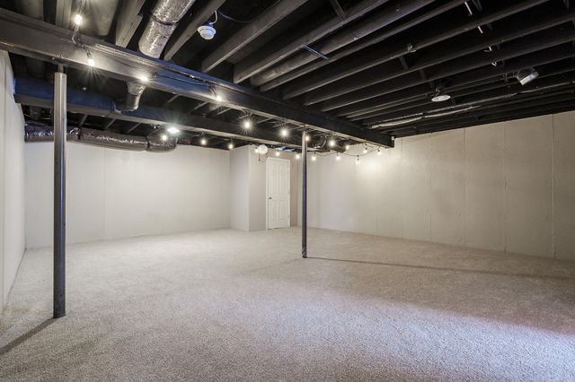 2528 Vanderbilt Avenue, Portage, MI 49024