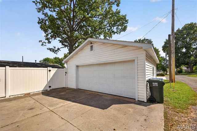 633 N Briegel Street, Columbia, IL 62236