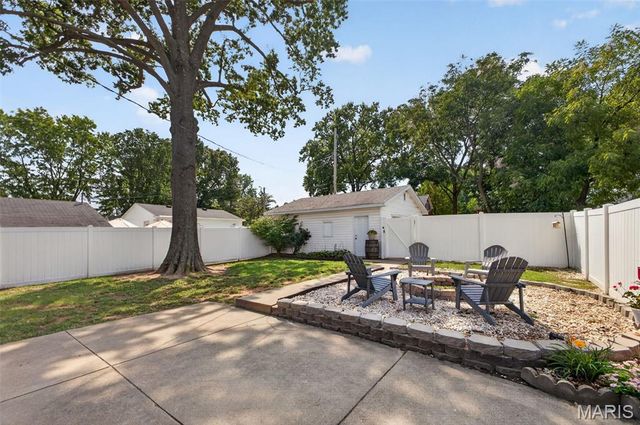633 N Briegel Street, Columbia, IL 62236