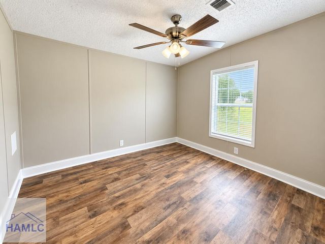 2879 West 15th Street, Hinesville, GA 31313