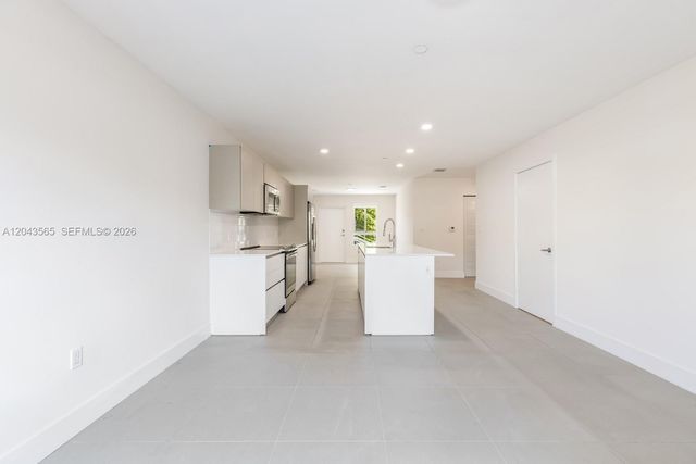 2505 NE 193rd St 4108, Miami, FL 33180