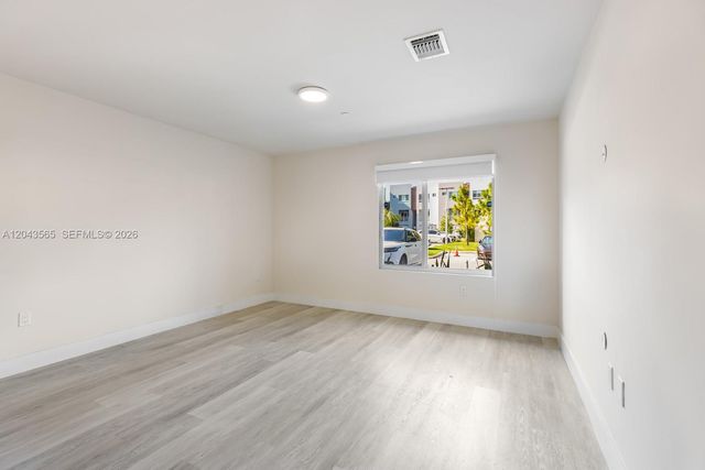 2505 NE 193rd St 4108, Miami, FL 33180