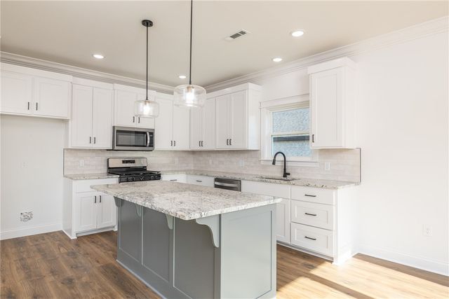 1618 N Pershing Street, Fayetteville, AR 72704