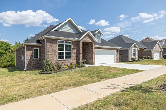 1618 N Pershing Street, Fayetteville, AR 72704