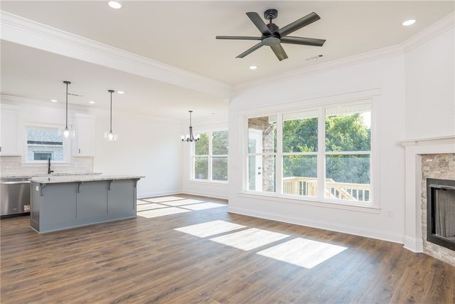 1618 N Pershing Street, Fayetteville, AR 72704