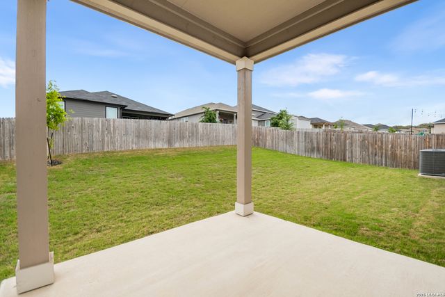 110 MISSION LAKE RD, Boerne, TX 78006