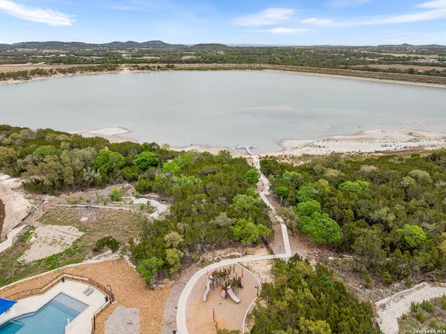 110 MISSION LAKE RD, Boerne, TX 78006