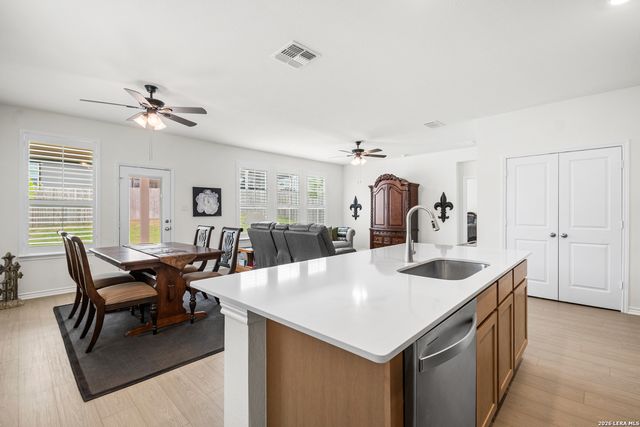 110 MISSION LAKE RD, Boerne, TX 78006