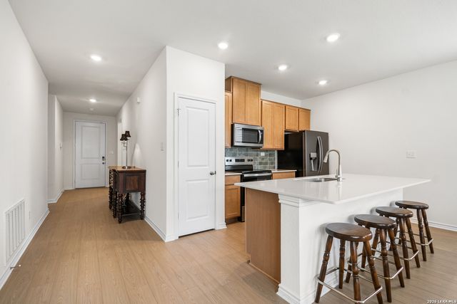 110 MISSION LAKE RD, Boerne, TX 78006