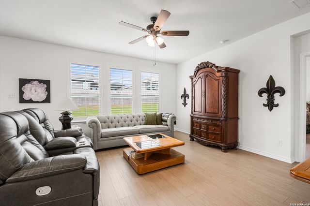 110 MISSION LAKE RD, Boerne, TX 78006