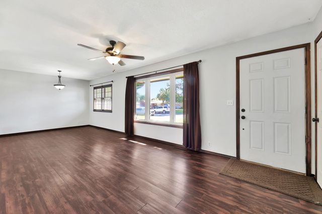 1909 N Prairie Ln, Augusta, KS 67010