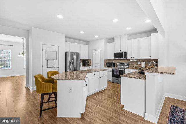 809 JANET DALE LN, Severn, MD 21144