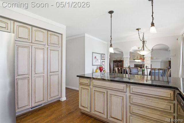 7920 Thornwood Street, Canton, MI 48187