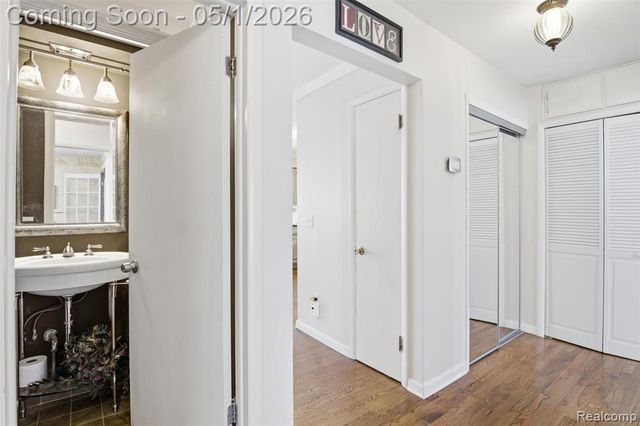 7920 Thornwood Street, Canton, MI 48187
