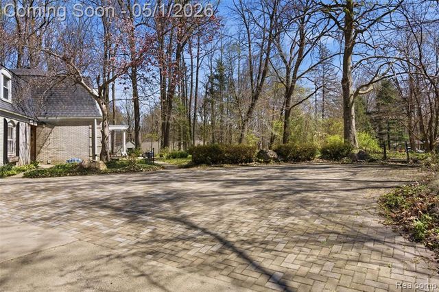 7920 Thornwood Street, Canton, MI 48187