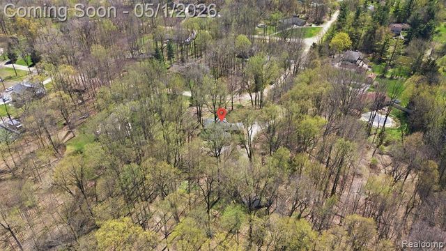 7920 Thornwood Street, Canton, MI 48187