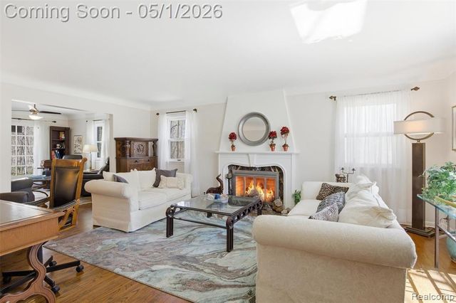 7920 Thornwood Street, Canton, MI 48187
